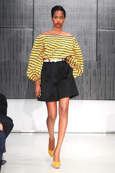 Look 11